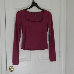 ZOBHA Sunny Long Sleeve Top in Raspberry Radiance Sz L Thumbhole Square Neck NWT